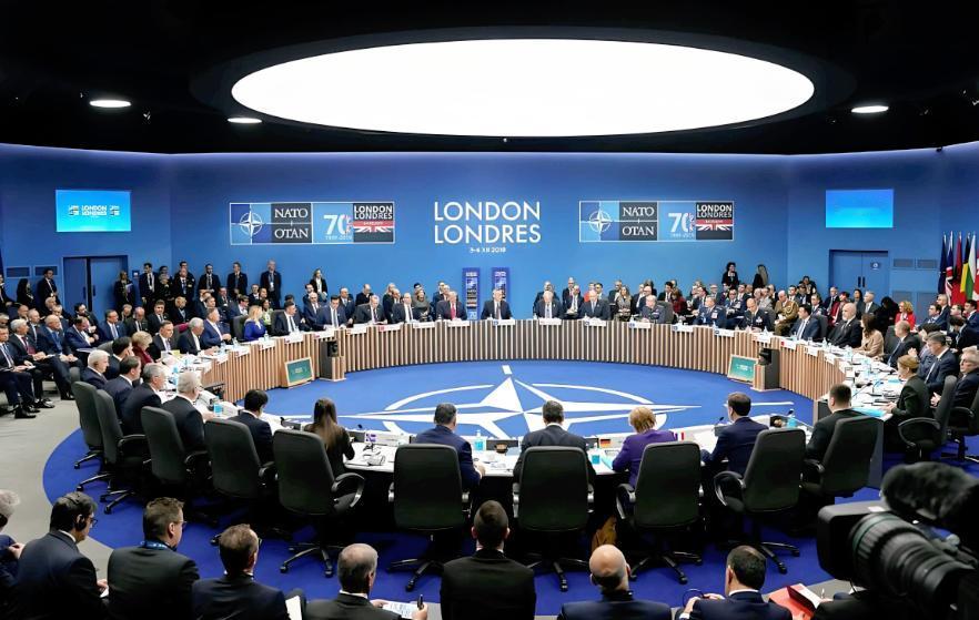 俄欧剑拔弩张！欧洲和俄罗斯的对峙早就不局限在乌克兰了，不光在东欧互相提防，连北极