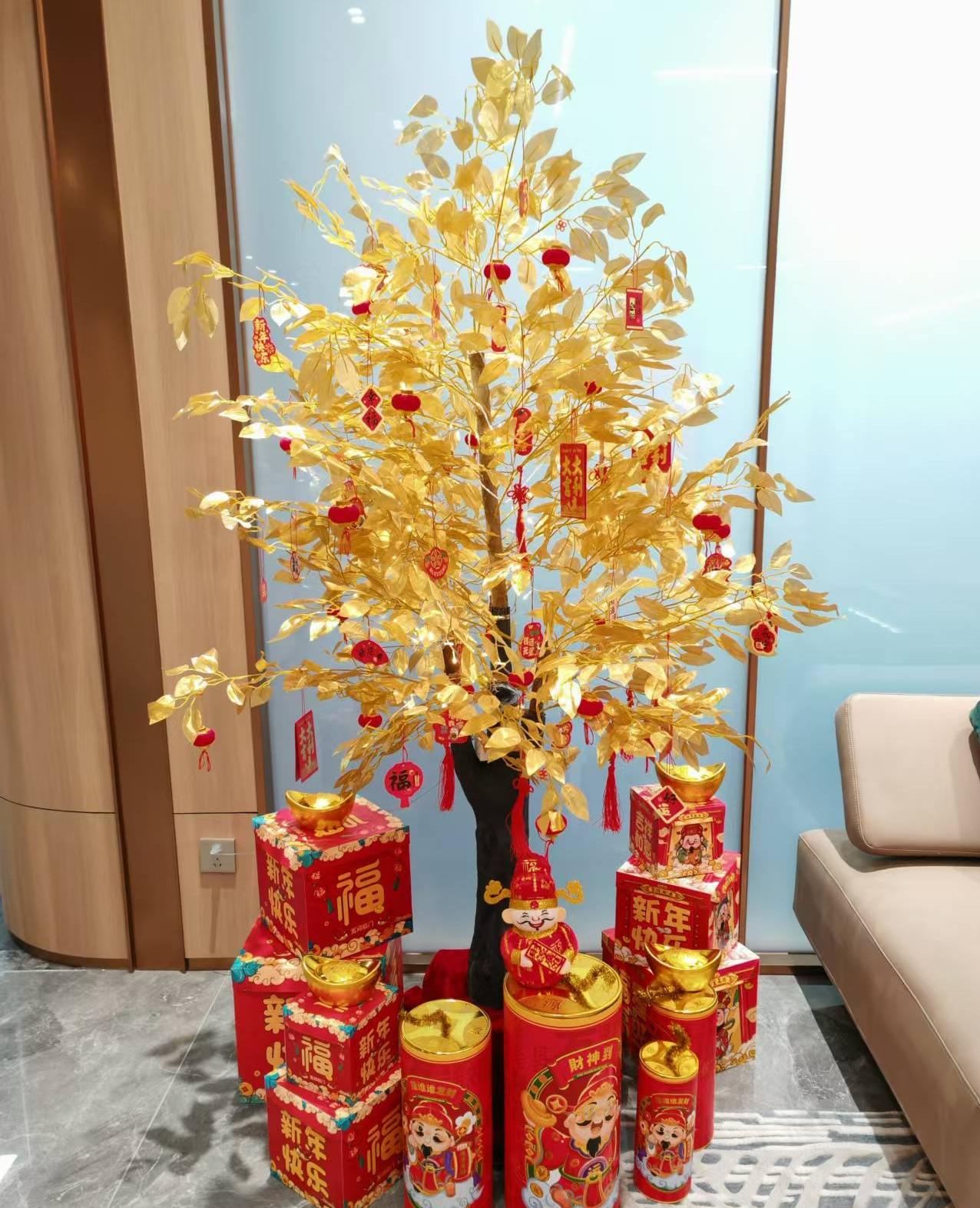 过节还是需要点仪式感
之前的公司，每逢节日都会聚餐或者来个下午茶，公司也会布置的