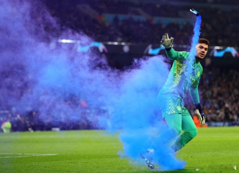 费内巴切门将埃德松回归入选本期巴西国家队名单，埃德松在接受巴西媒体《UOL》采访