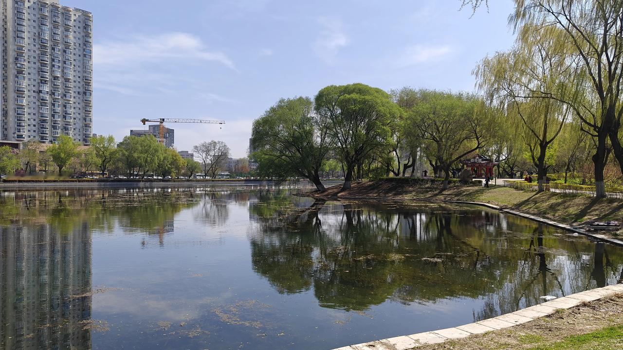 最流氓的景区就是长白山，打着环保的旗号，从二道白河镇就得买景交车票，而且还要买几