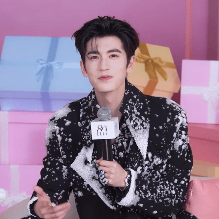 张凌赫是易胖体质 脸都美成这样了，还管他什么体质，帅哥请正面up我[馋嘴] ​​