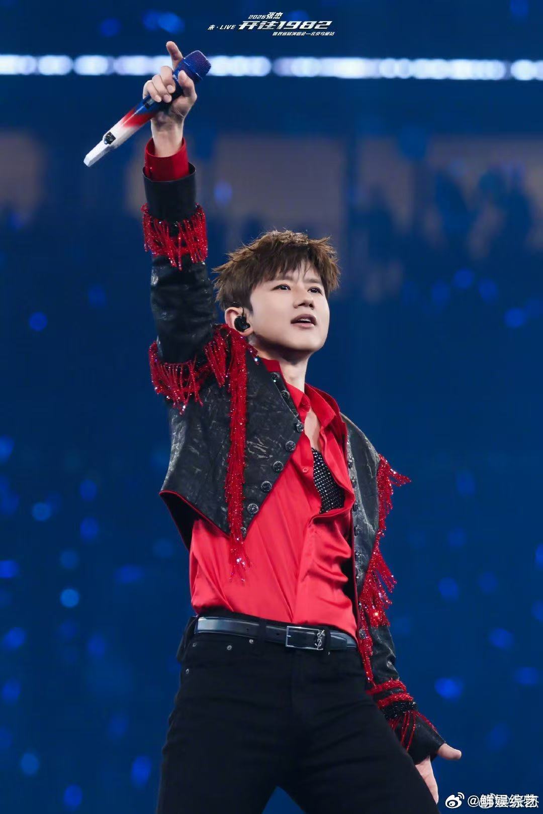 张杰三生三世梦回三生三世你永远可以相信张杰的现场，一曲三生三世，宿命感扑面而来 