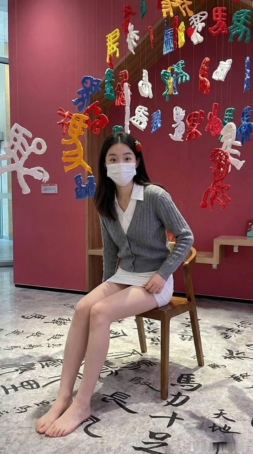 笑起来眼睛真好看~ 