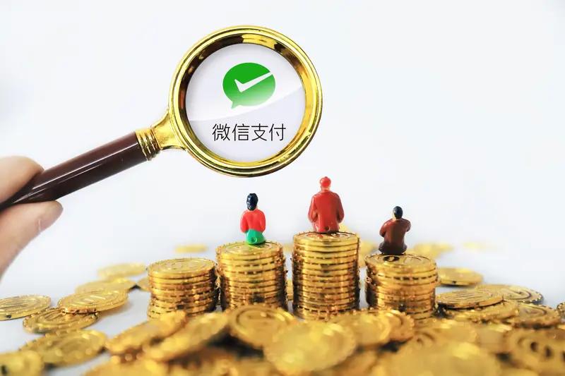 马云曾公开讲，搞不明白为何如今使用微信支付的人愈发增多，而不是支付宝。
 
我们
