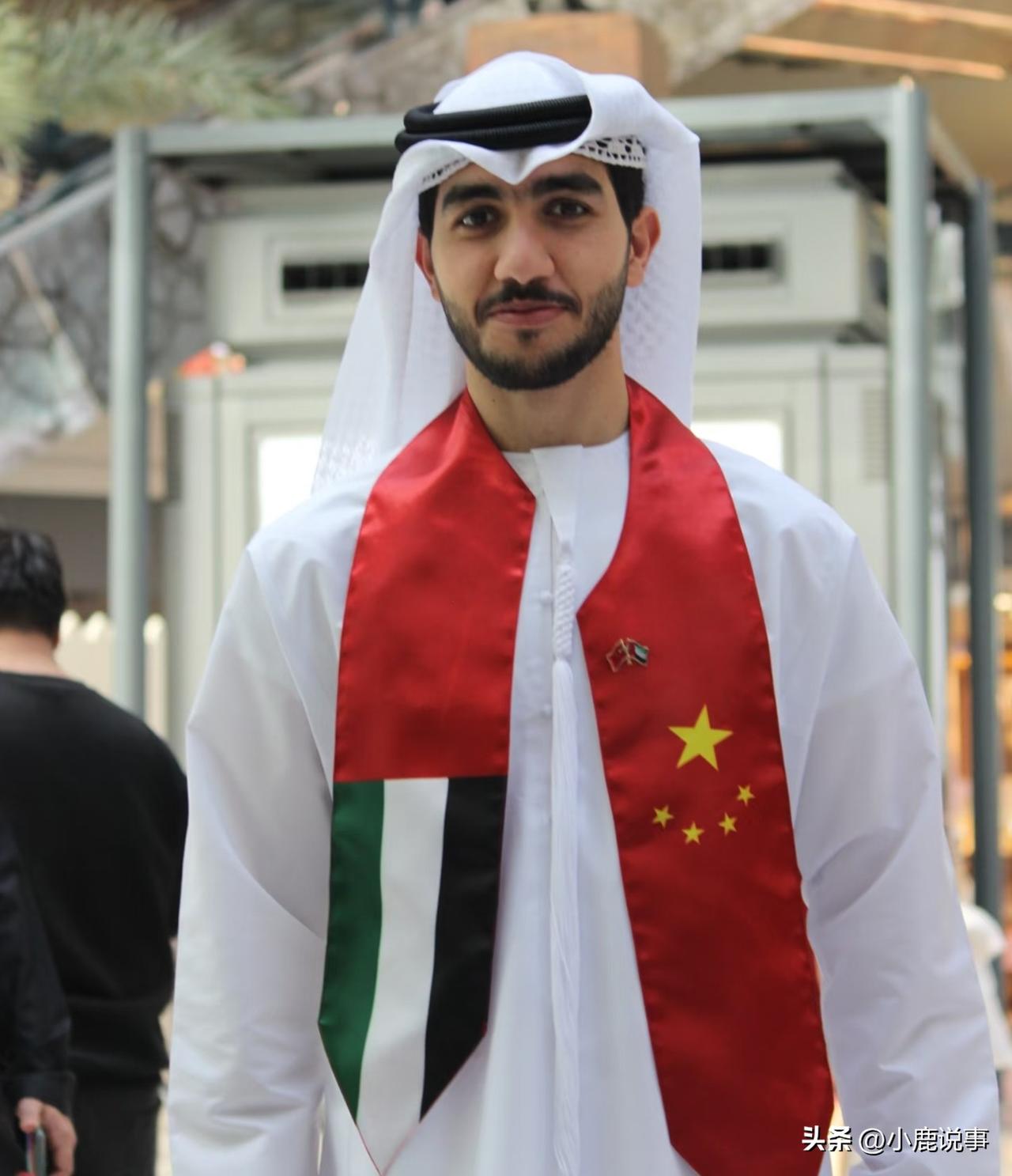 中东局势一紧张，
两万多游客被困在当地，
真是让人揪心。
阿布扎比直接出手兜底，