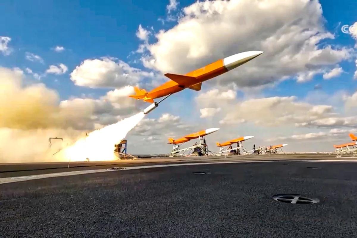 【国产隐身靶机齐射，海军演练打击隐身巡航导弹】

2026年一开年，解放军各单位