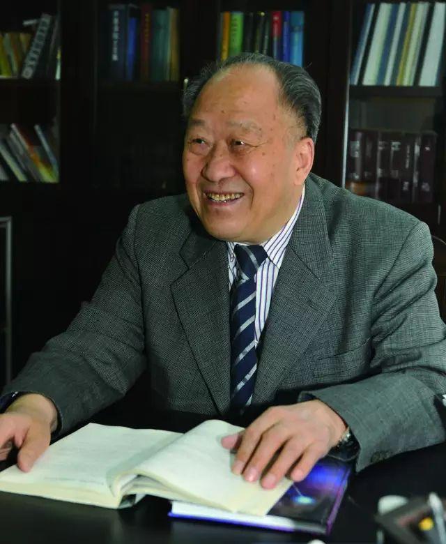 魏子卿（1937年4月15日- ），河南睢县人，中国工程院院士、卫星大地测量学家