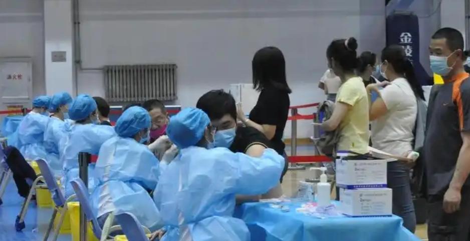 科兴疫苗再次被热议，当年打完三针的人，该怎么理性看待这件事？

科兴最近又成了热