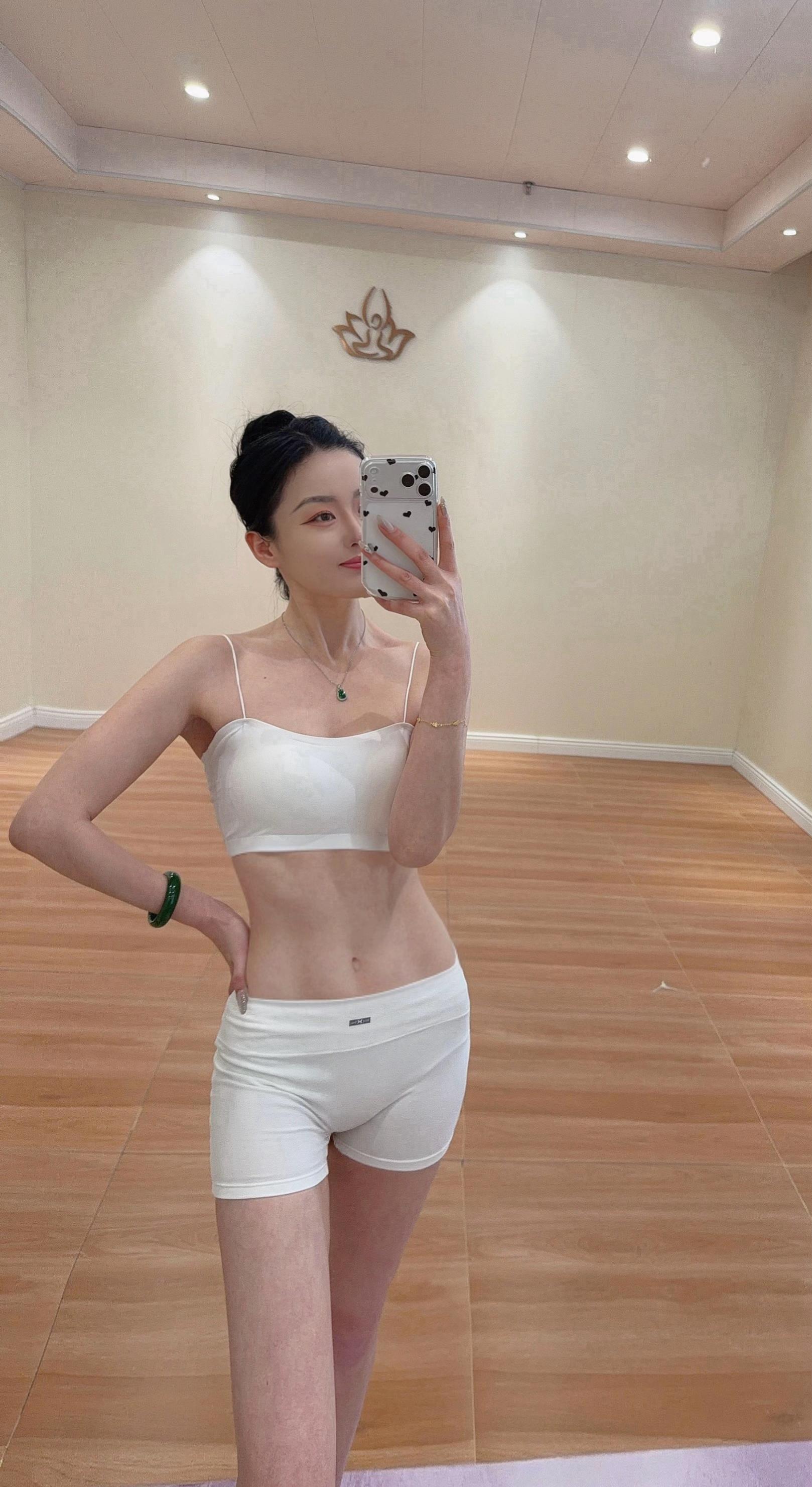 才发现三十岁这个年纪很神奇，有了沉稳，懂了爱，看透了生活的本质，学会了...