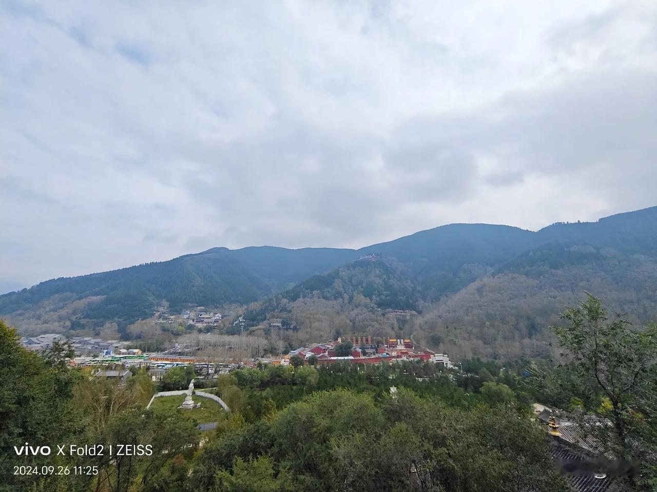 五台山的蘑菇“相信圪都都”，这是流传在晋陕蒙地区的一句话。说的是五台山的蘑菇很吃