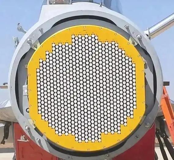 在国外军事网站上，美国人的分析还是挺准确的，他们说，无论你的飞机多么落后，只要装