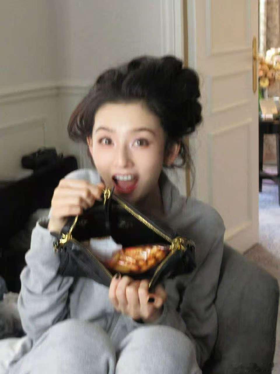 宋祖儿可爱到模糊可爱到模糊的宋祖儿宋祖儿可爱到模糊，哇塞，[爱你] ​​​