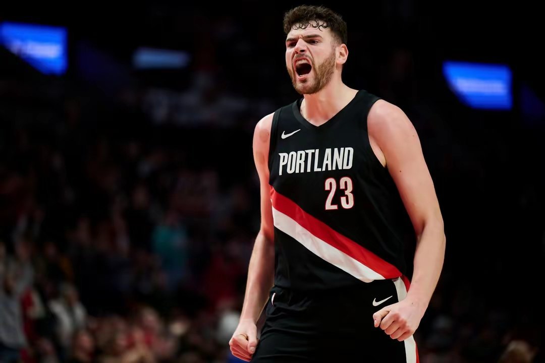 板是真硬！克林根本季总前场板联盟第1 总篮板&场均前场板联盟第2NBANBA常规