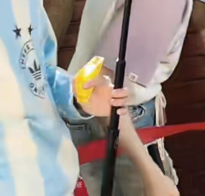 不知道为什么莫名其妙看着这个手开始笑 