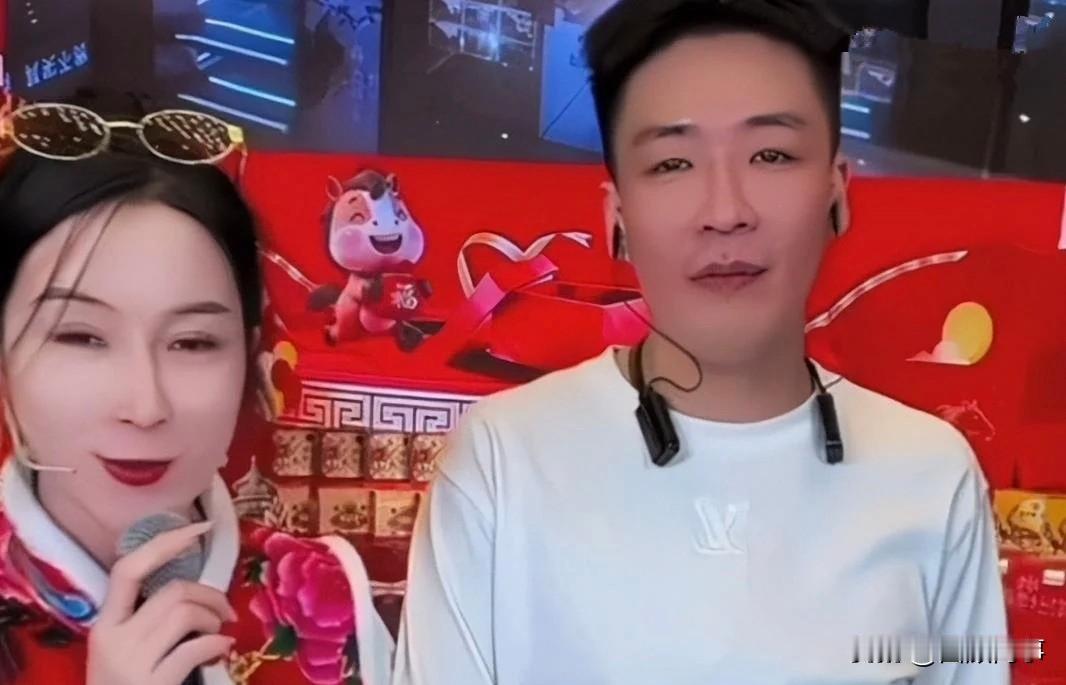 刘一手恳求舆论放过董莹莹！

               刘一手帮老婆董莹莹卖