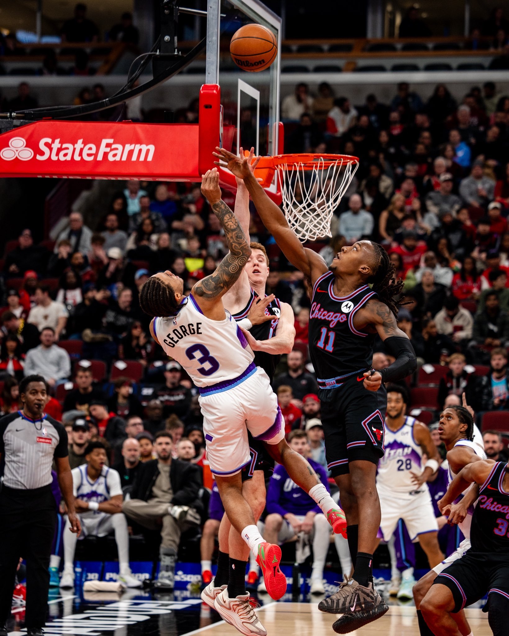 乔治不到一分钟砍了8分……nba