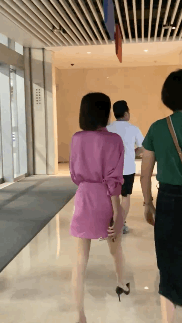#路人看秦岚的眼神# 秦岚的长相，我感觉如果让我去看的话，我可能眼神比他们更加夸