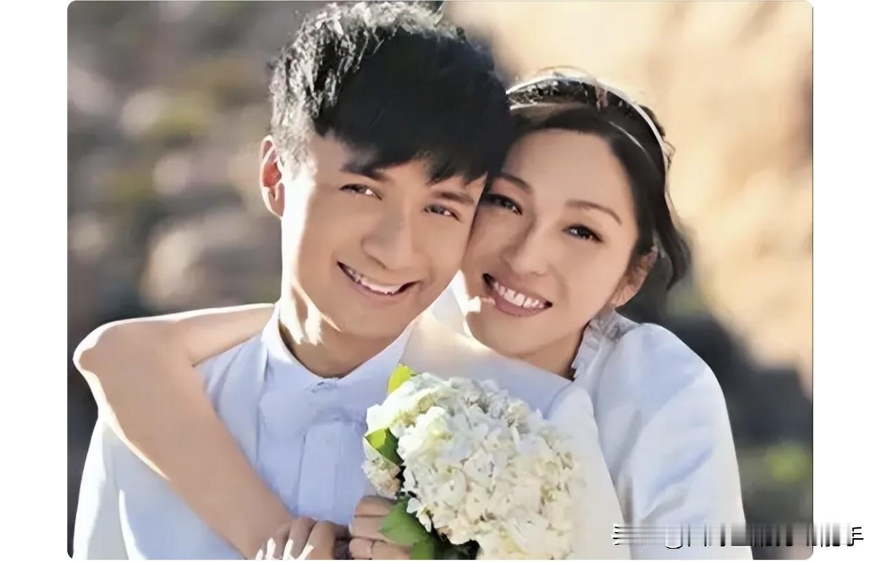 古巨基和妻子陈韵晴默默相恋20年，披上婚纱时，年华已老去。52岁生长子，57岁生