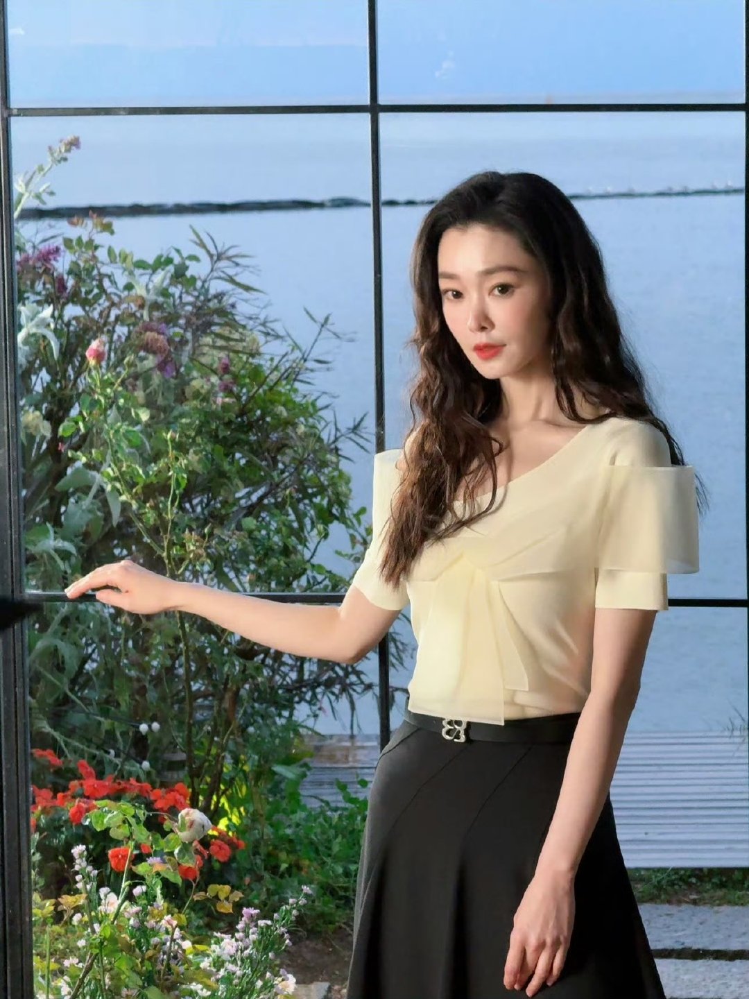 宋轶春日活力版  宋轶春天当然要出去玩 宋轶春日活力版来喽！春天当然要出去玩啦！