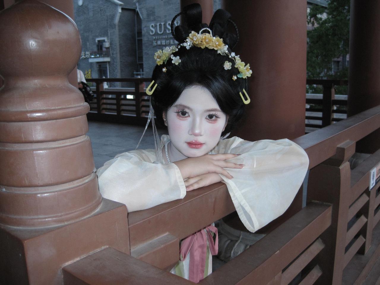 偶遇古镇，随拍几张洛阳唐服 唐服妆造 原创汉服计划 汉服出片率拉满