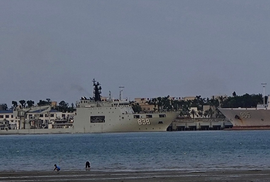 首见：838东湖号援潜救生船