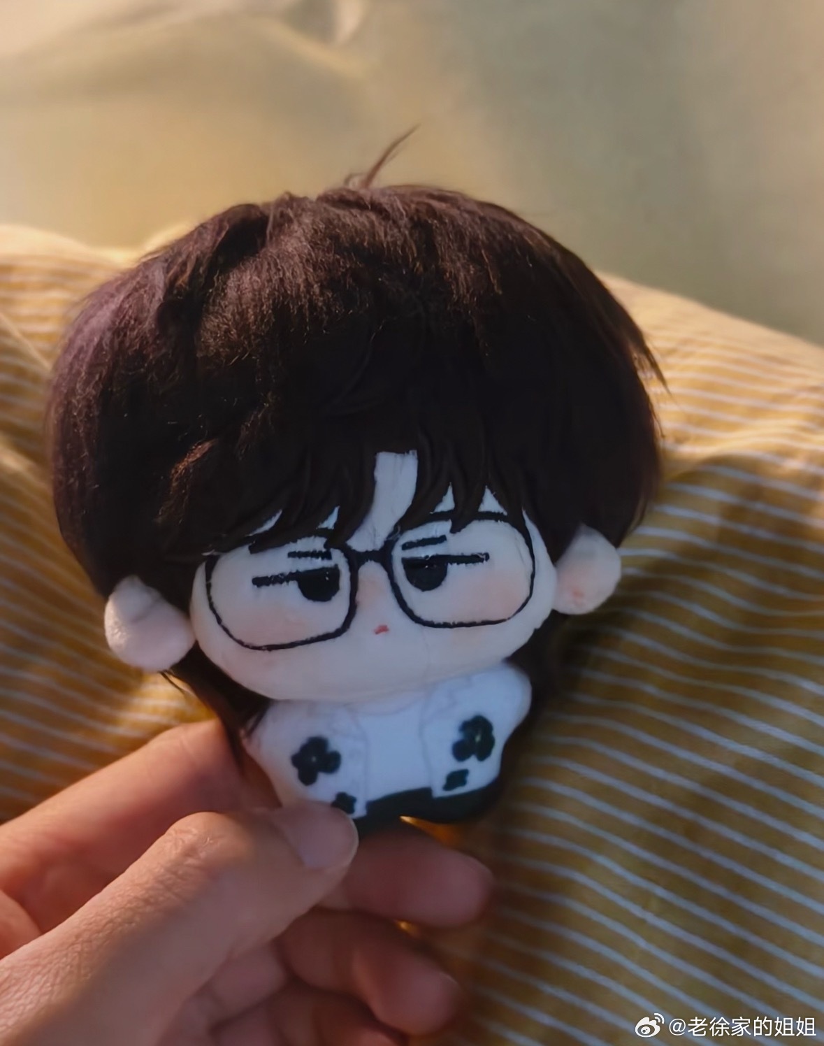 这个娃，有点想要是怎么回事？就是很牛马的样子你们懂吗？