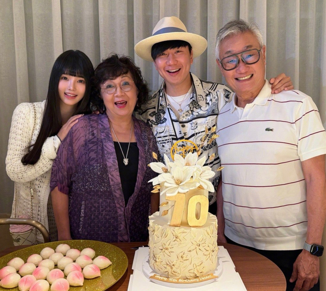 众星祝福林俊杰七七简直是翻版田馥甄 ，看看JJ心里终究还是放不下，也是，谁能放下