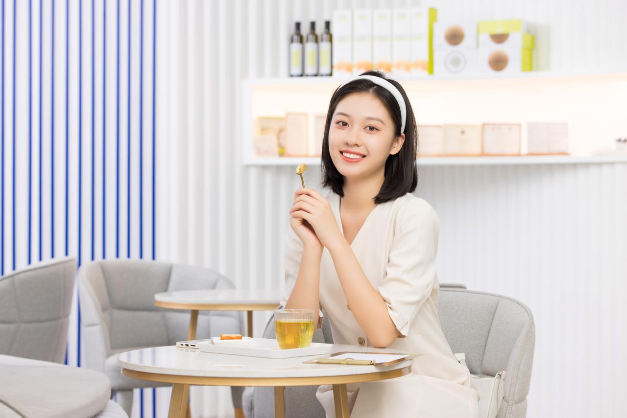 这短短一生，别为难自己：合不来的人，就慢慢走散吧

因为囊中羞涩，慢慢疏远一些人
