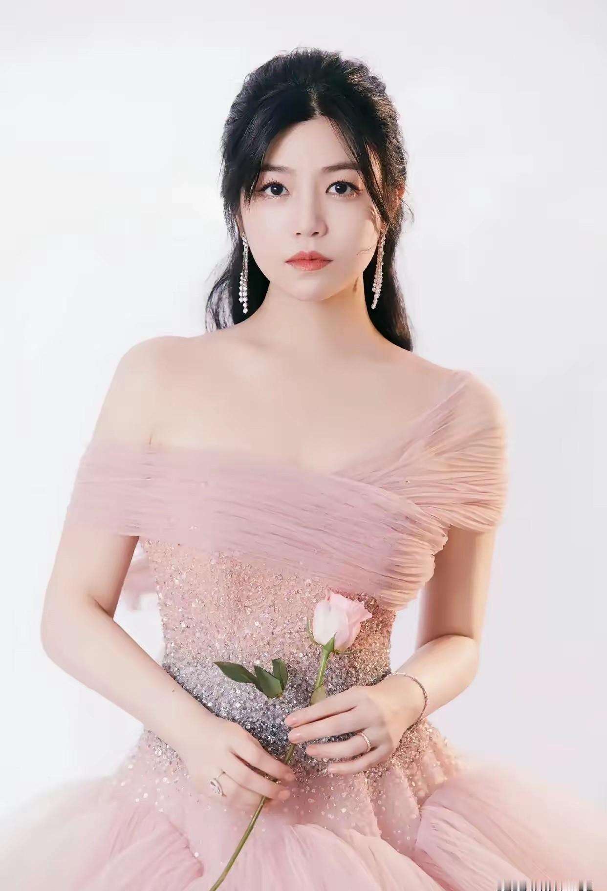 陈妍希的身材管理已经走出单纯控制体重的时期，转向一种更科学、更持续的生活方式。