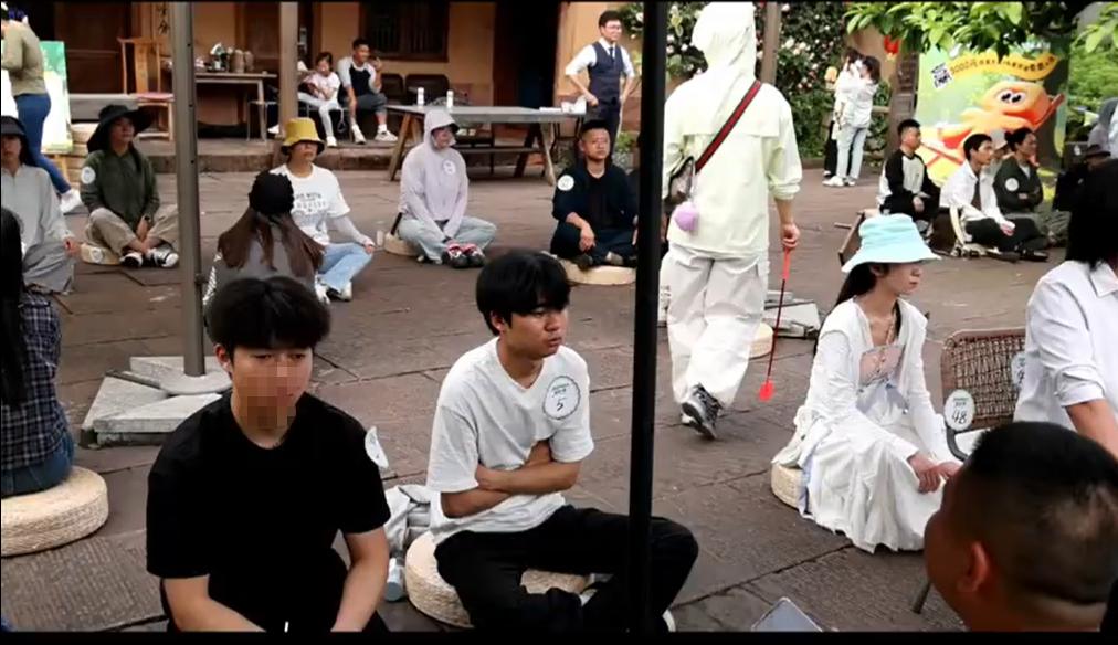 【24岁女研究生回应赢发呆比赛冠军：坚持一件事真的不容易】24岁女研究生赢发呆比