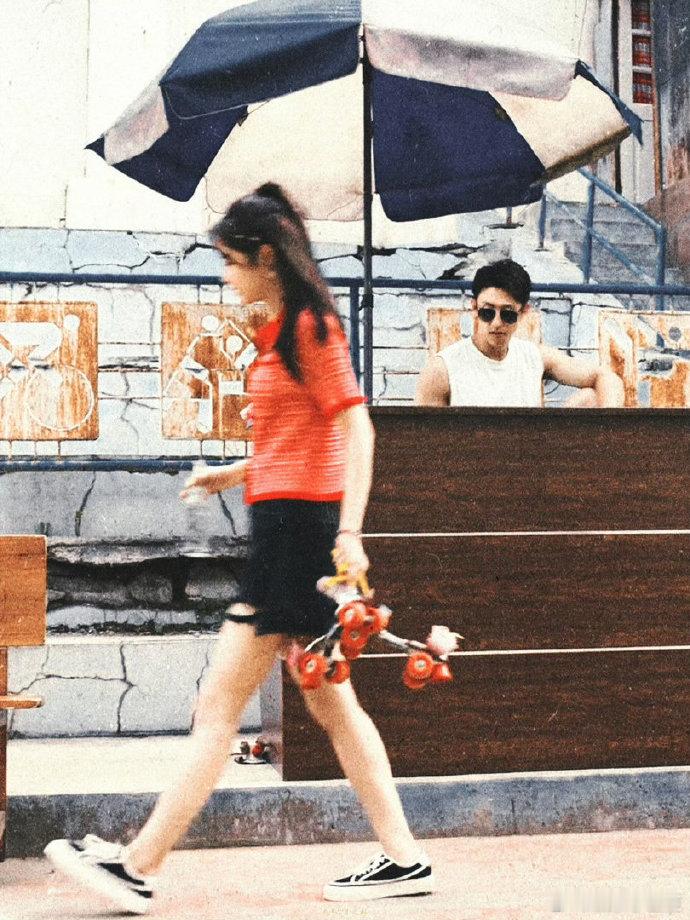 黄景瑜徐若晗现偶cp感看路透就能感受到两人的默契，黄景瑜的气场和徐若晗的温柔相得