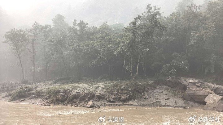 直击西藏吉隆泥石流救援西藏吉隆泥石流灾害现场画面【西藏吉隆口岸发生泥石流灾害】记
