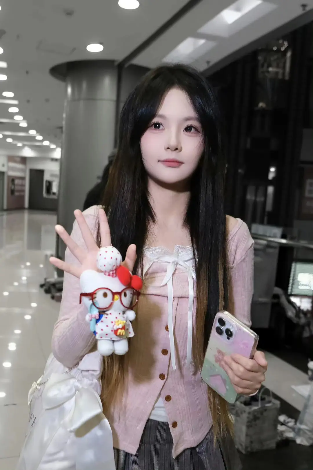 黄宣绮  4.12广州中泰上班