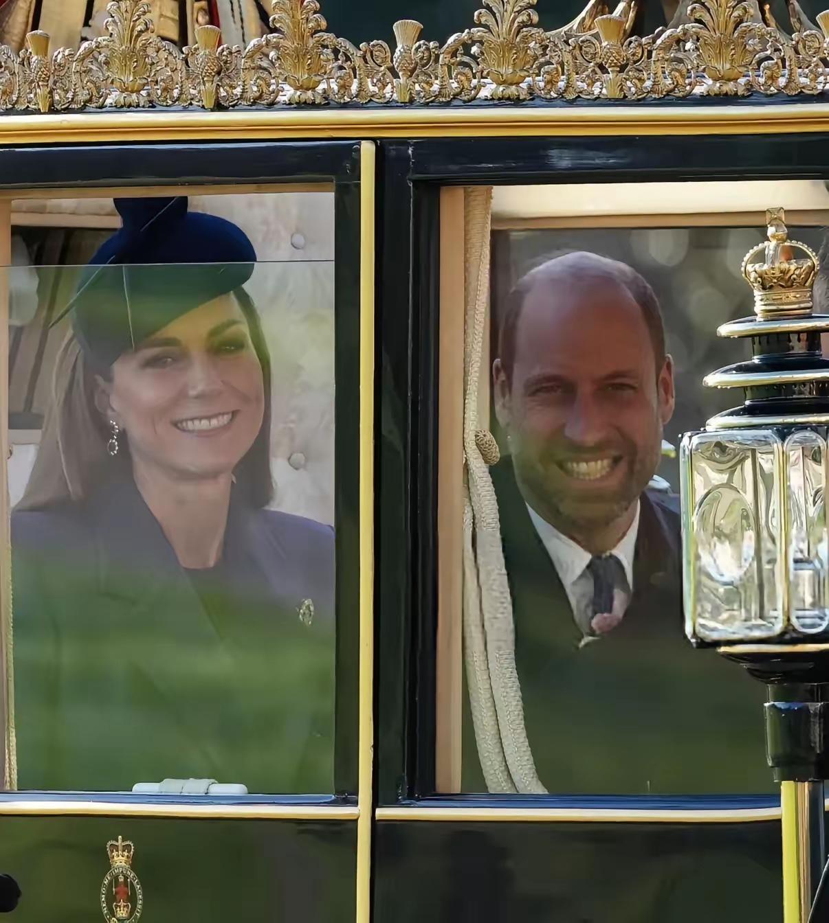 这样一看，威廉的沧桑和憔悴，还是比凯特“略胜一筹”！
复出后的凯特，虽有苍老了许