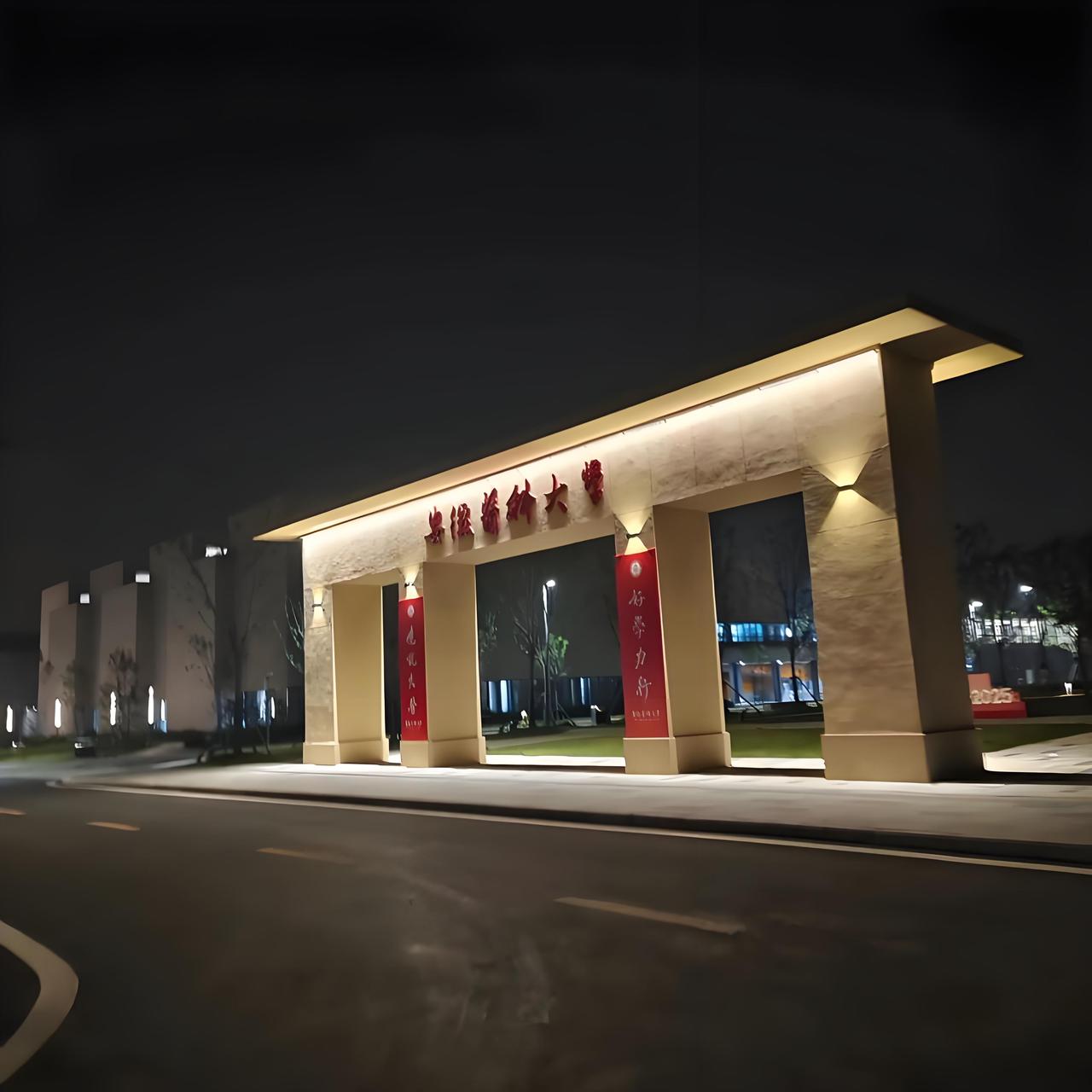 肥西的家长们赚大了！安医大新校区落地，彻底改写了肥西的教育格局！
 
作为第一所