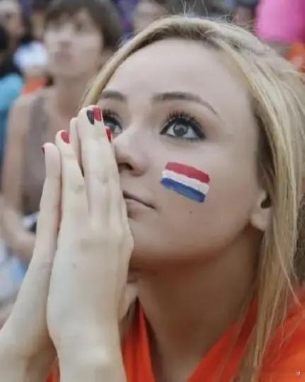 ⚽️【世界杯战报 惊天大冷门！德国点球4-5巴拉圭，队史首输点球大战，连续3届无