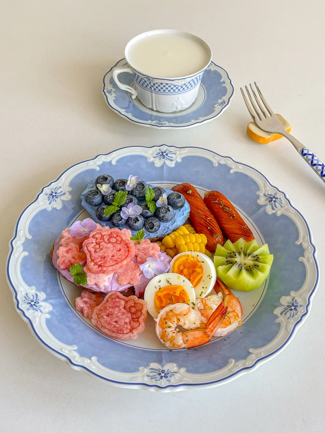 清爽brunch🫐欧包水果三明治拼盘🍑牛奶🥛