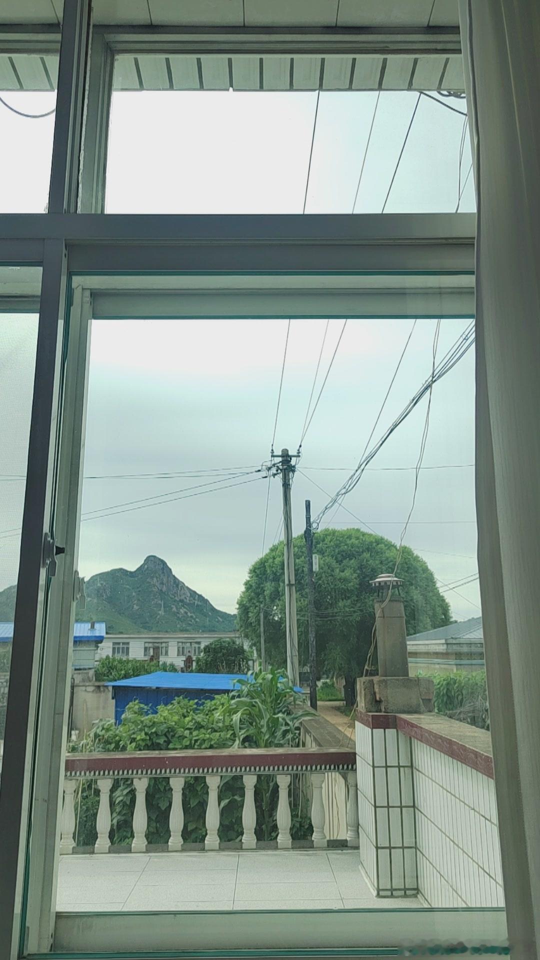 留住生命的那些善良。一个人的生命可能不被时间留住的过长，但是有些东西，一定要珍藏