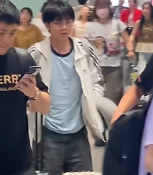 怎么只有你看上去邹邹巴巴的[哆啦A梦害怕] ​​​