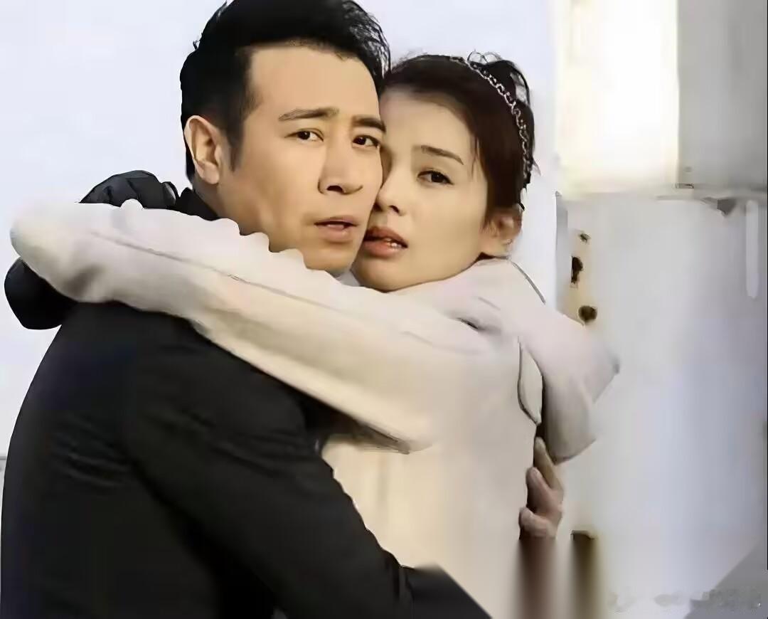 于和伟和刘涛拍吻戏的时候，刘涛直接说：“你嘴里这烟味也太重了！”  这事搁别人身