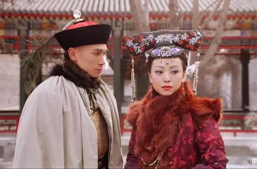 《金枝欲孽》:孔武娶谁更幸福，如妃还是安茜？

首先，安茜有十几年宫女工作经验，