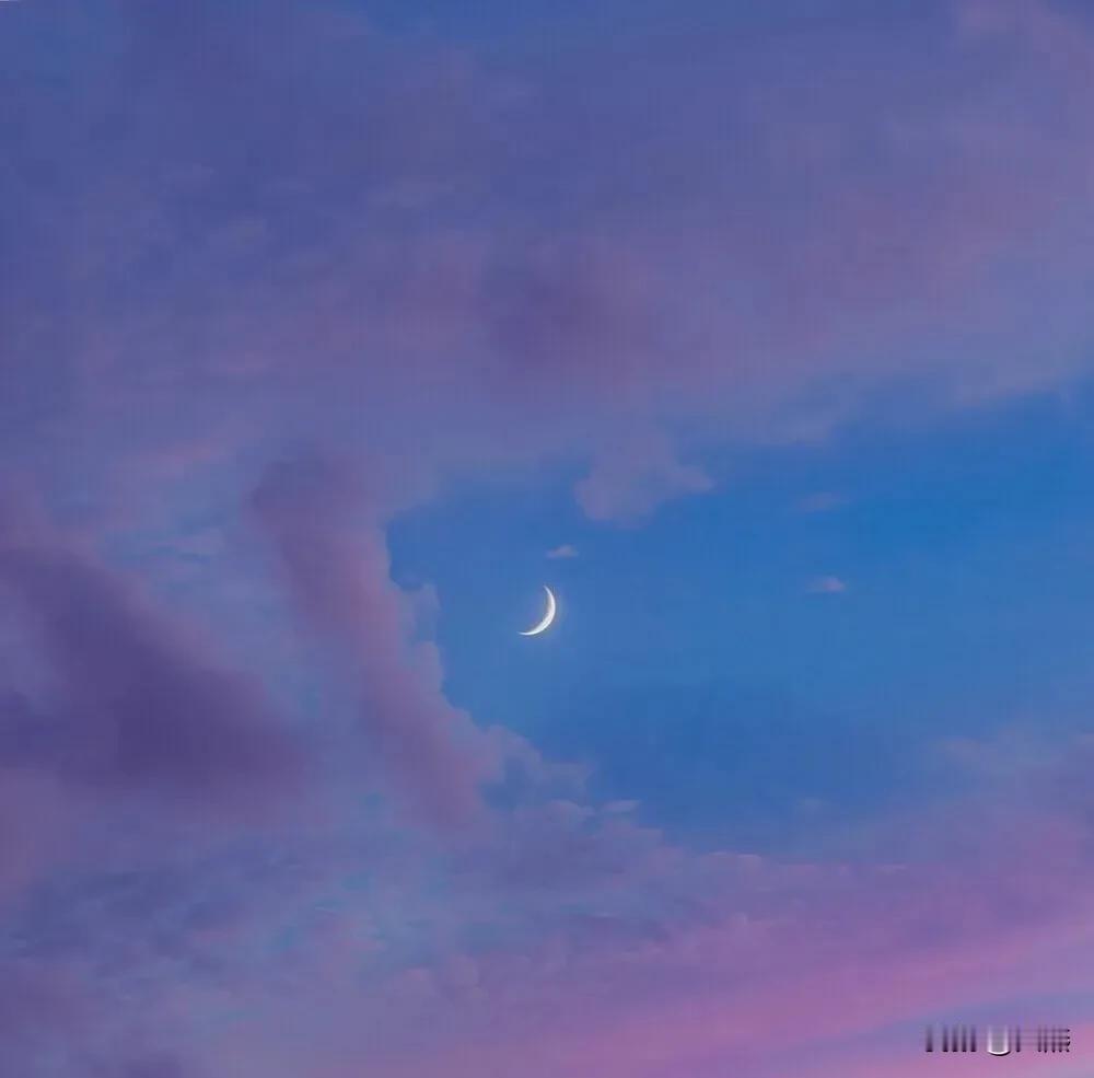 我觉得天空中的，白云.星星.月亮.太阳,都没有方言。