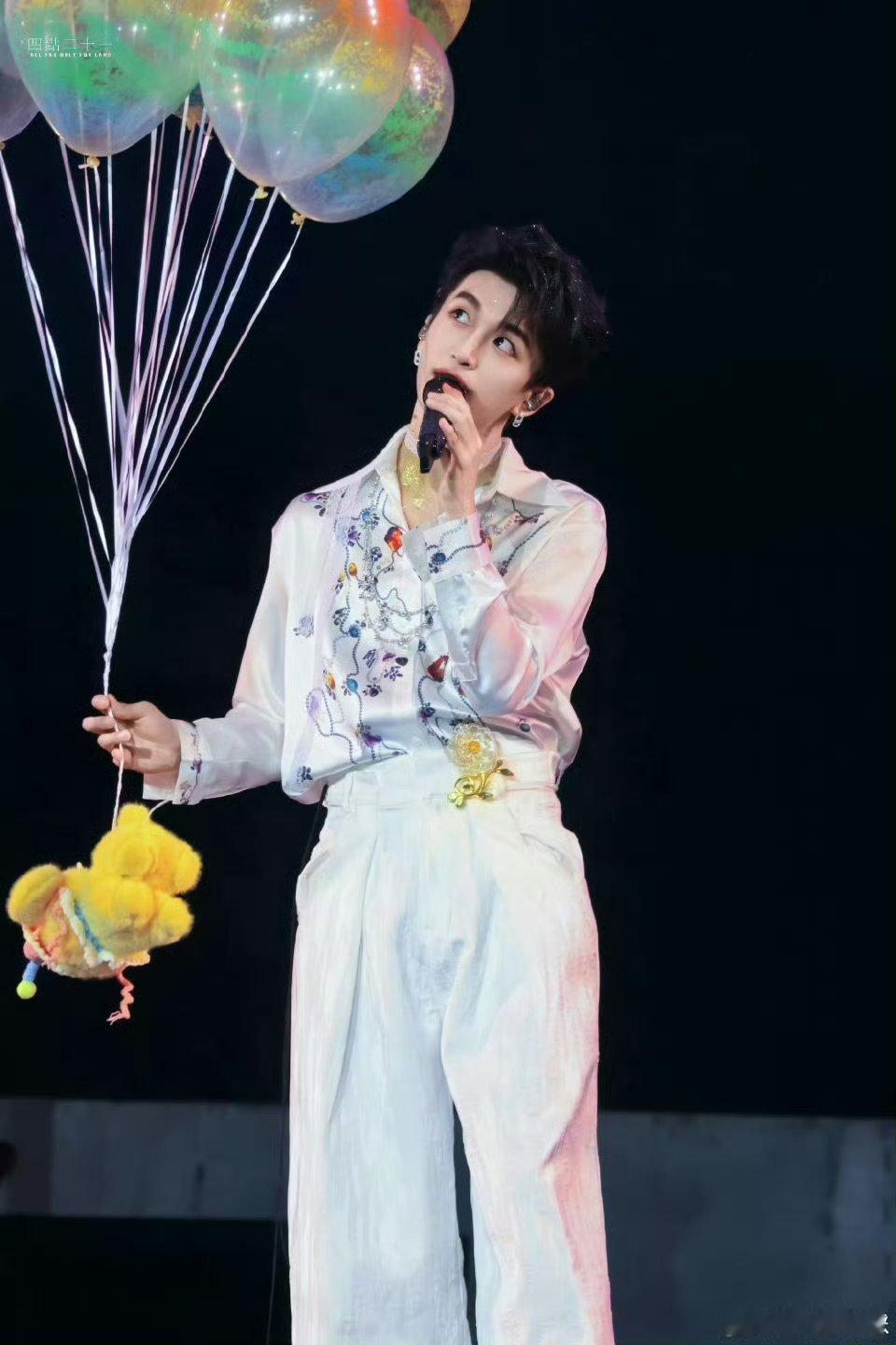 黄子弘凡常驻你好星期六黄子弘凡将常驻你好星期六 黄子弘凡出息了 ​​​
