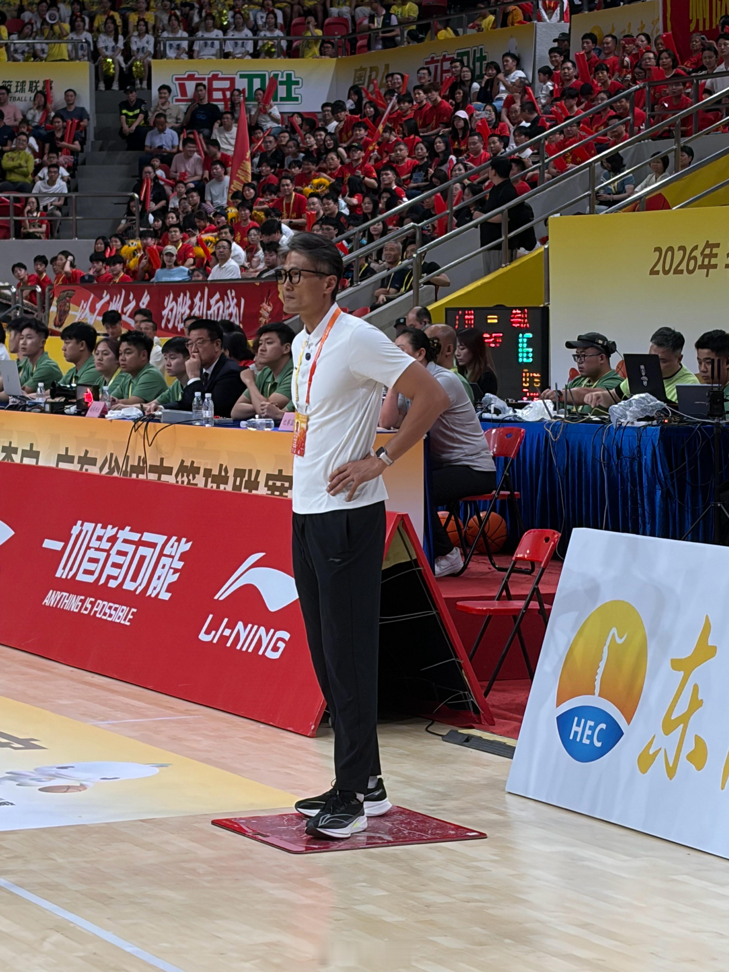 我最大的感受是：季乐指导很靓仔。粤ba广东省城市篮球联赛 广州·天河体育馆