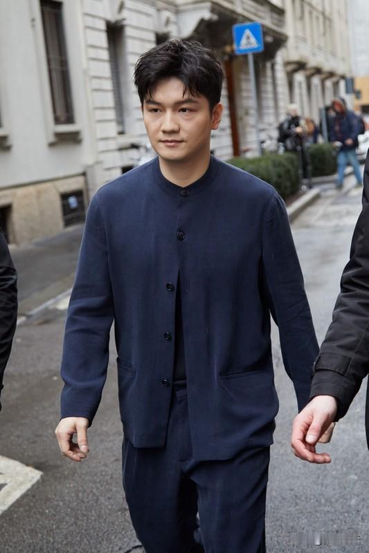 3月16日消息，樊振东赛季结束后要从萨尔布吕肯俱乐部转会到杜塞尔多夫啦。杜塞尔多