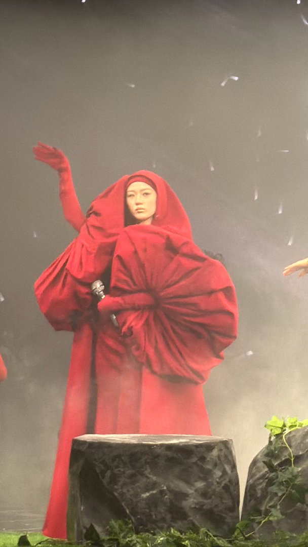 华女一 上海·梅赛德斯-奔驰文化中心