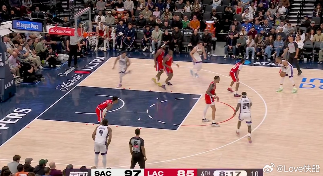 感觉加兰也不对劲啊！ 