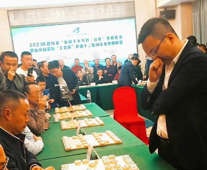 2024年，象棋界翻天覆地，郑惟桐一举超越王天一，成了棋坛新宠。王天一自食其果，