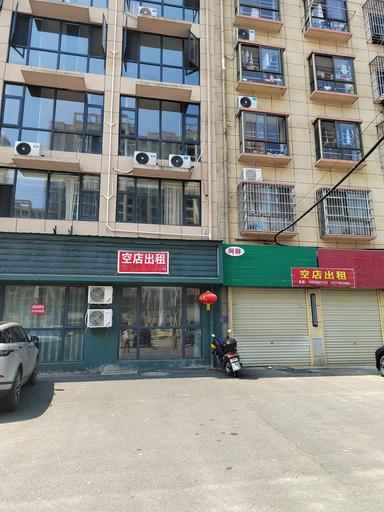 时光流逝的B面：店铺的开业与关门

时光的流逝渗透在生活的方方面面，比如父母的衰