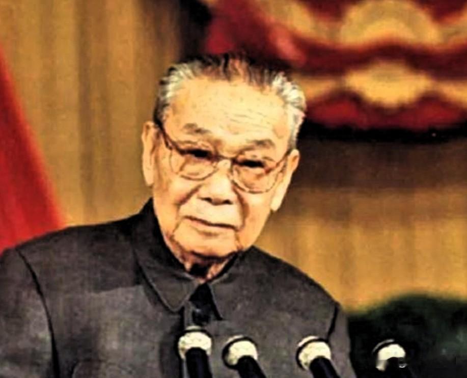 中英、中葡就港澳问题谈判尘埃落定，香港、澳门回归大局基本确定之后，制定适配当地的